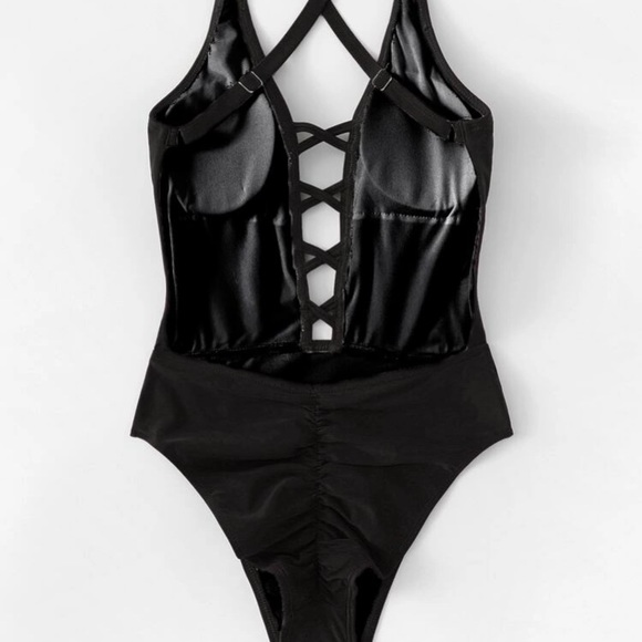 SHEIN 1 piece bathing suite - Size L - Picture 2 of 6
